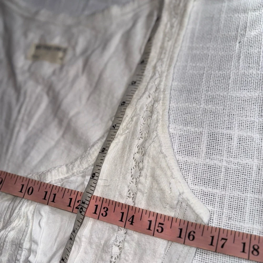 Euc We the Free white button down tank top sz medium - Picture 10 of 10